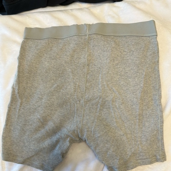 SKIMS cotton rib boxers size medium in light heather grey - Picture 3 of 4